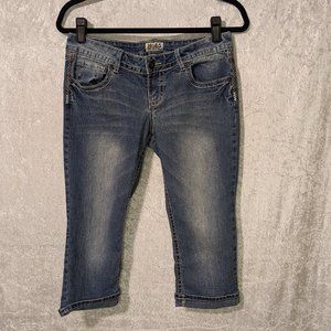 Mudd Denim Capris Medium Wash Junior Size 11